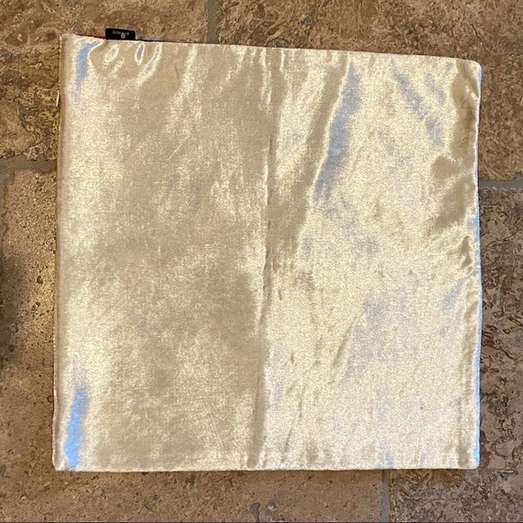 NWOT~BY HAND Embroidery Art Unique Colorful Cushion Covers 17 1/2”x18” - Picture 5 of 6